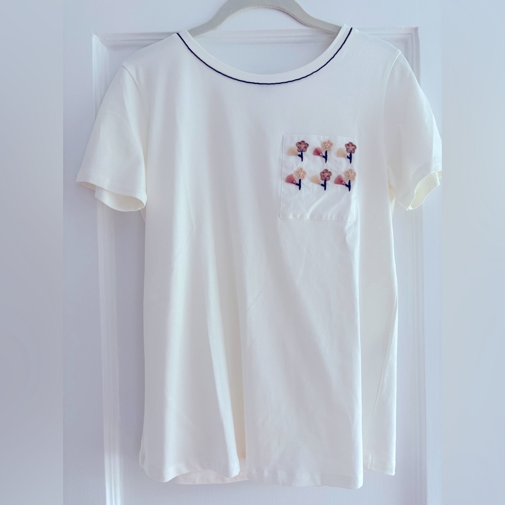 Weekend Max Mara White Tee with Embroidered Floral Pocket